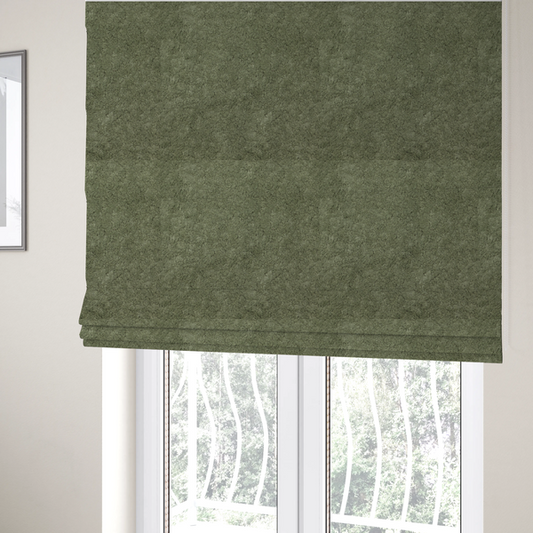 The fabric used to create these Roman blinds features a high-pile faux fur texture that offers a natural, serene aesthetic with a soft and plush tactile quality.