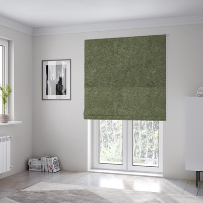 The fabric used to create these Roman blinds features a high-pile faux fur texture that offers a natural, serene aesthetic with a soft and plush tactile quality.
